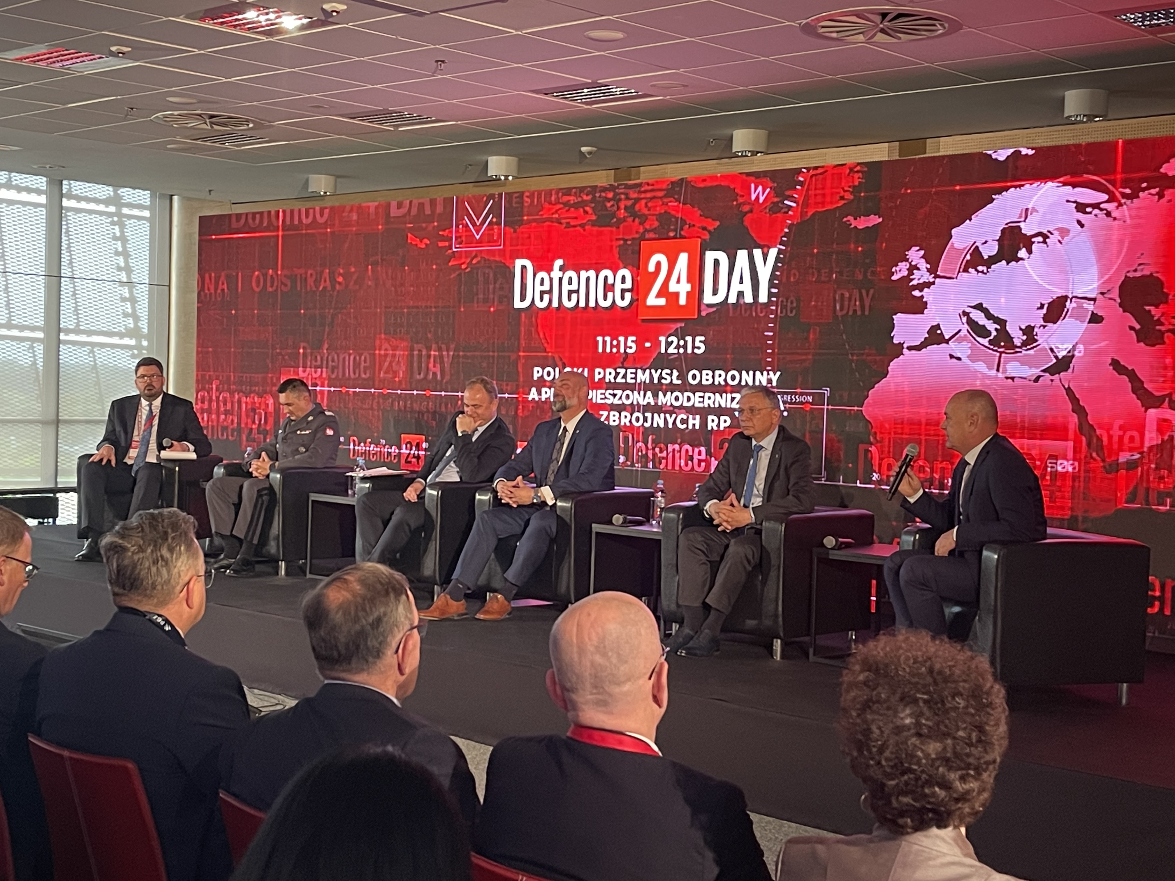 Panel dyskusyjny Polski przemysł obronny a przyspieszona modernizacja Sił Zbrojnych RP na Defence24 Day 2023
