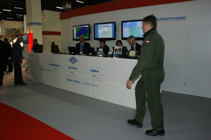 Stoisko PIT z systemami wspomagania dowodzenia na MSPO
